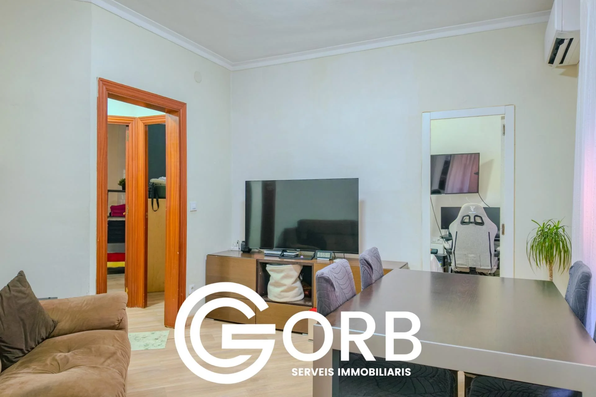 Bright three-bedroom flat in Canyadó