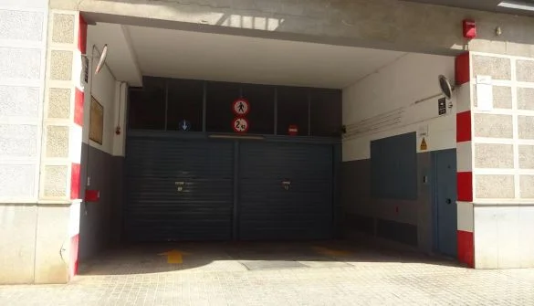 Plaza céntrica para coche y moto