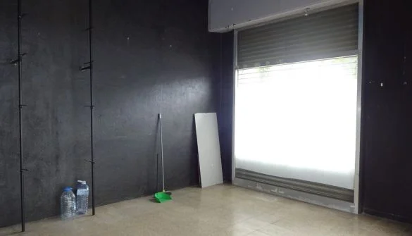 Corner commercial unit in Rocafonda, 55 m²