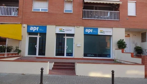Local comercial en planta baja, 141 m²