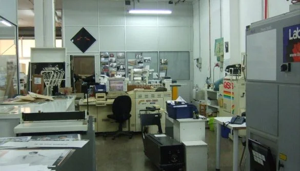 Central industrial unit, four parking spaces
