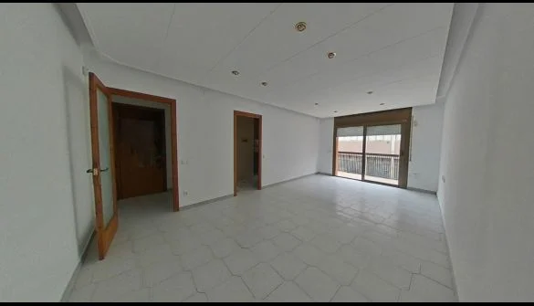 Piso ocupado en Cerdanyola Nord, cuatro habitaciones