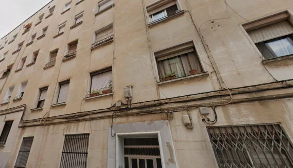 Occupied Mataró flat, three-bedroom project