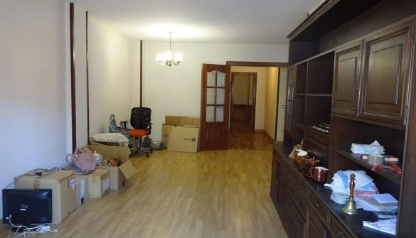 Piso de cuatro habitaciones con vistas al mar