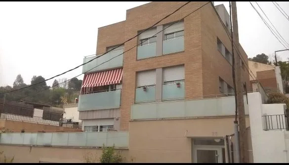 Piso ocupado en Montgat, tres habitaciones