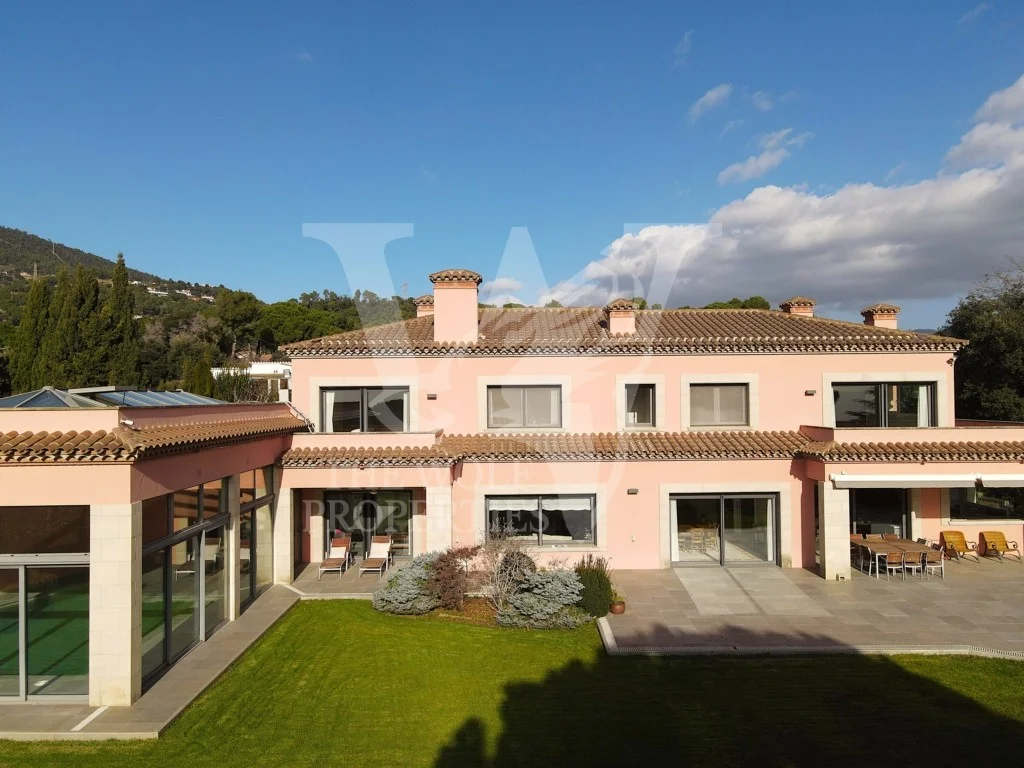 Villa de lujo con parcela de 6.775 m²