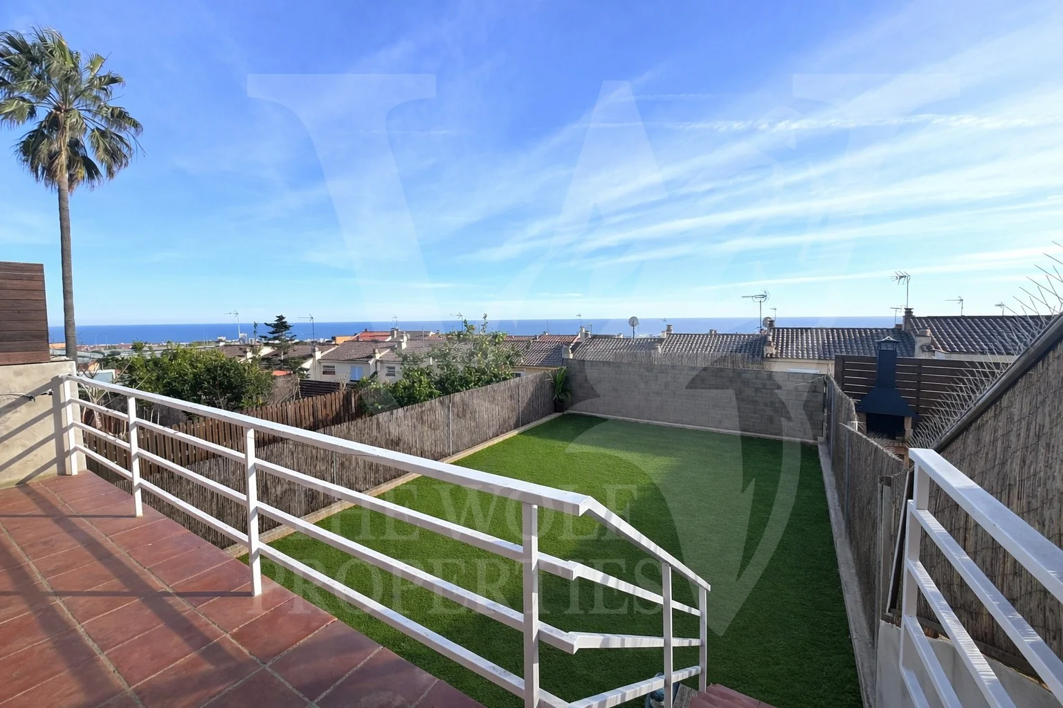 Casa adosada con vistas al mar y cuatro habitaciones