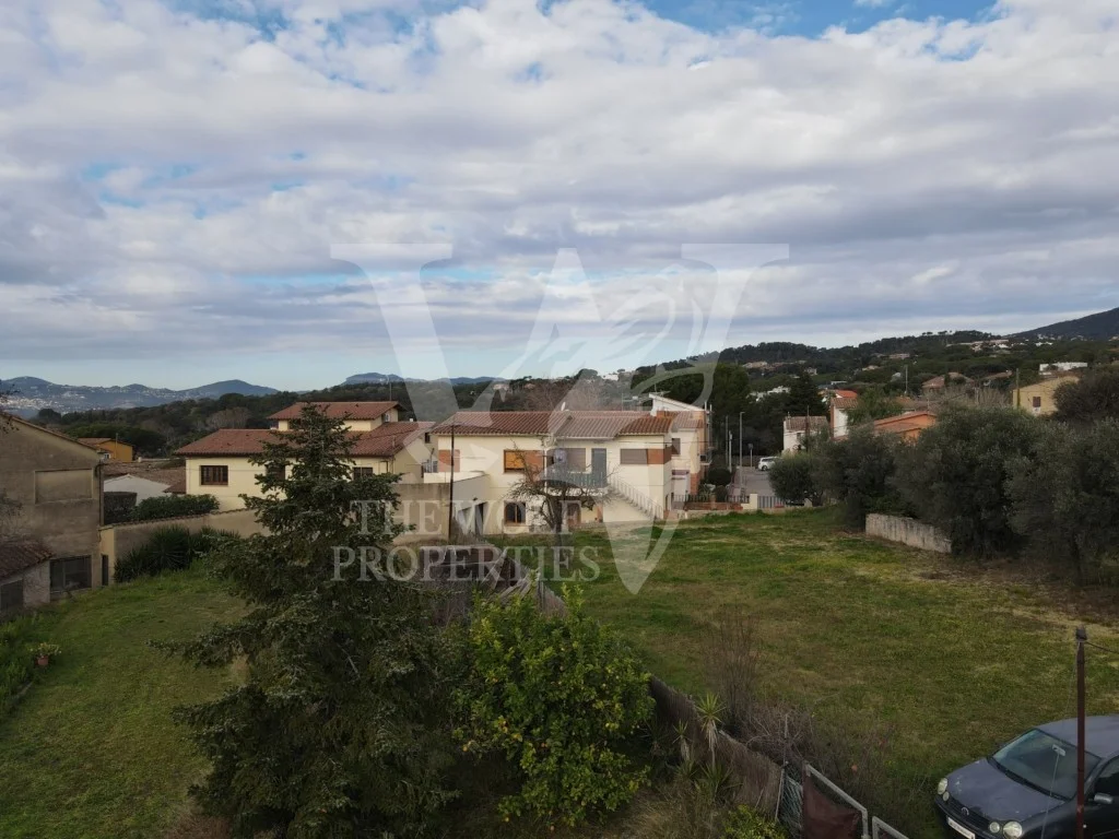 Urban development plot, 6–8 homes