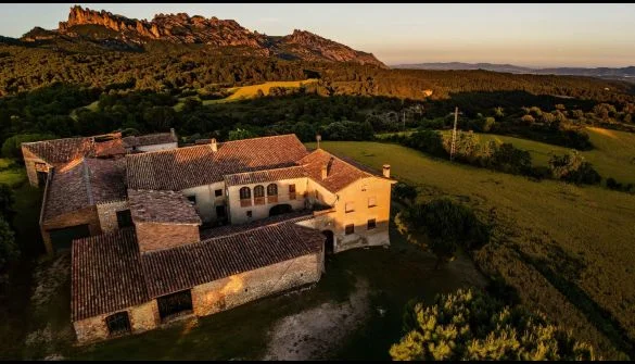 Finca rústica histórica cerca de Montserrat