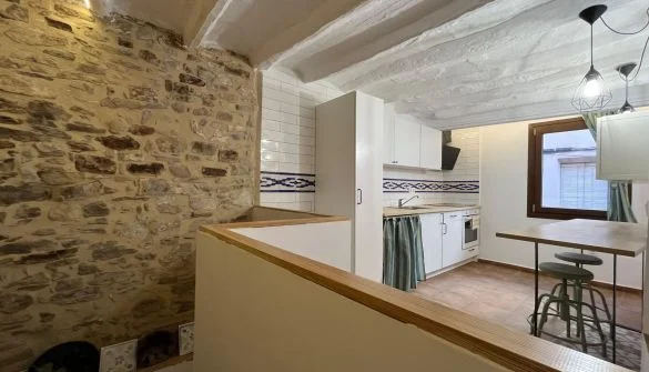 Casa adosada reformada con encanto rural