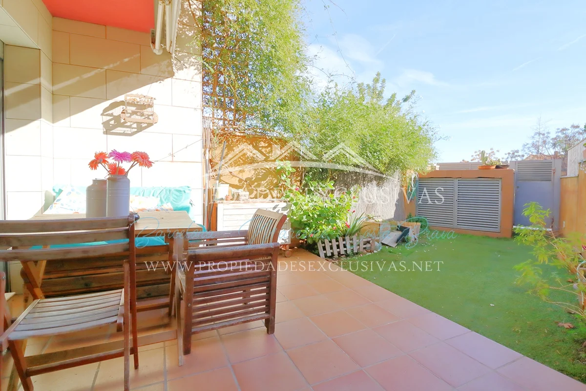 Casa pareada reformada en Teià, cuatro dormitorios