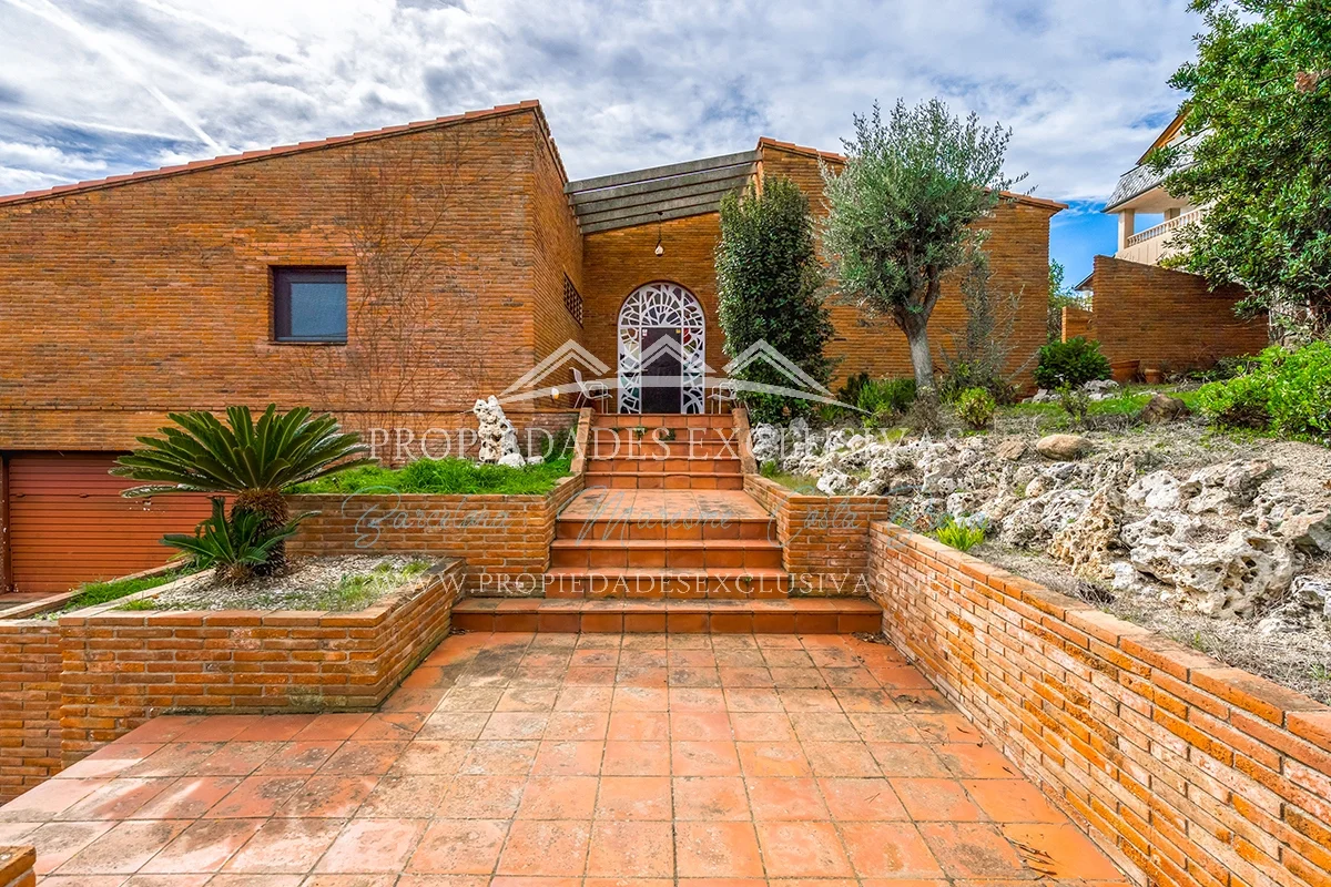 Casa con vistas al mar en Alella, parcela de 1.002 m²