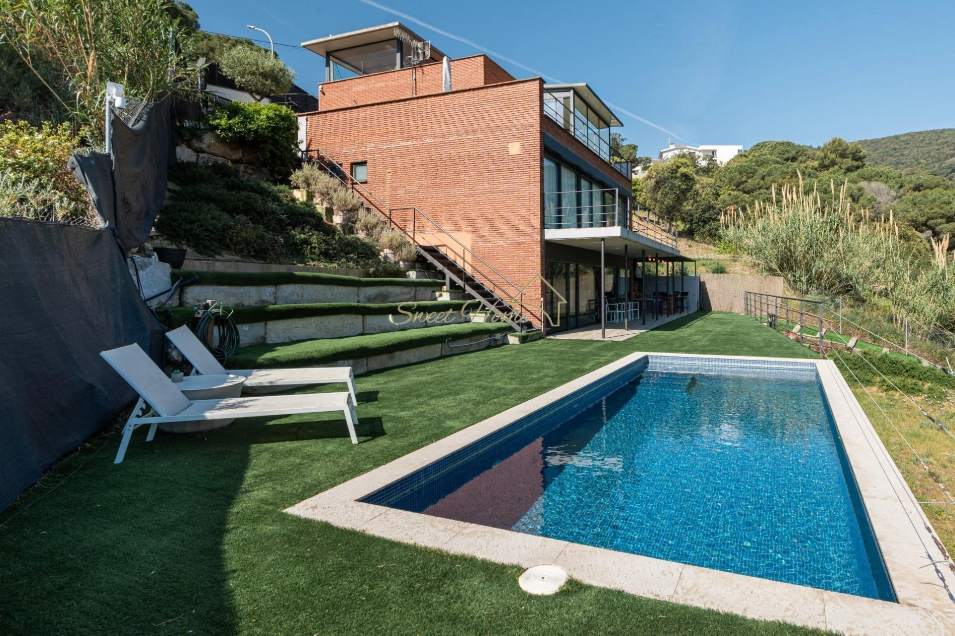 Casa con vistas al mar y piscina en Alella