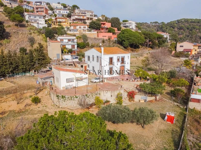 Reformed Mataró farmhouse with sea views
