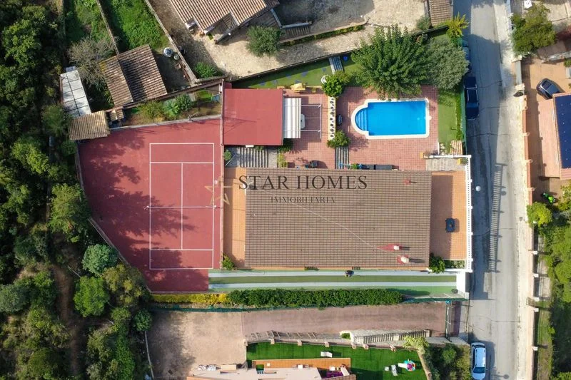 Chalet reformado con piscina privada