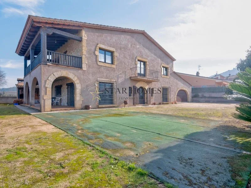 Chalet masía moderno cerca del Golf de Vallromanes