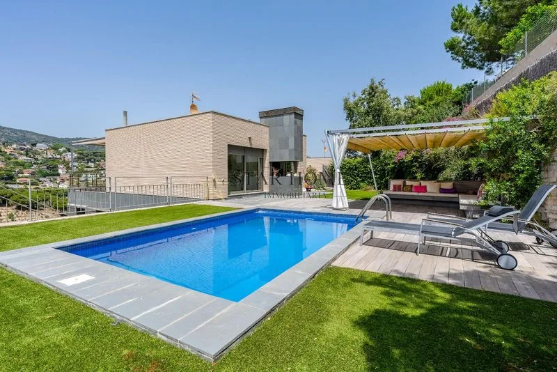 Chalet contemporáneo en Alella, 4 dormitorios