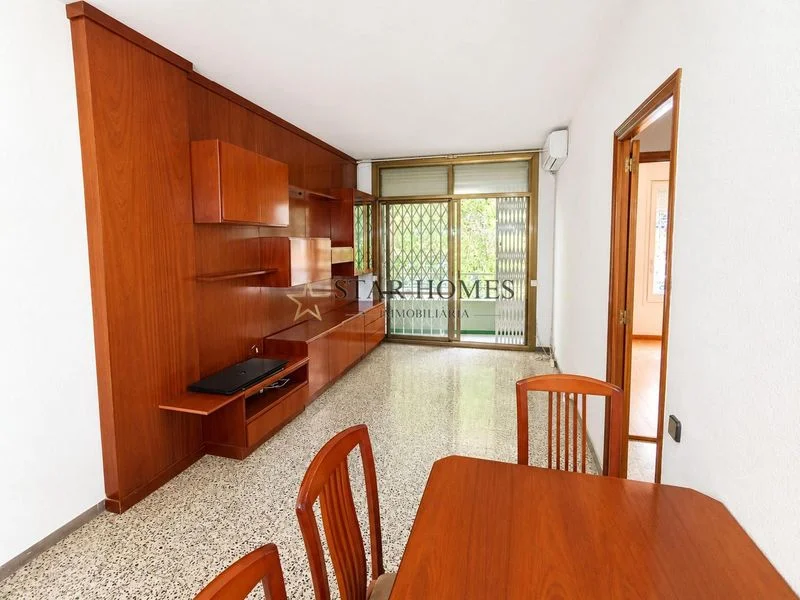 Spacious Barcelona flat with patio