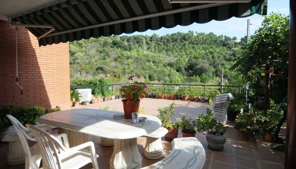 Chalet de tres dormitorios con jardín privado