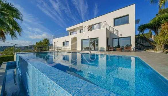 Villa de lujo con 8 habitaciones