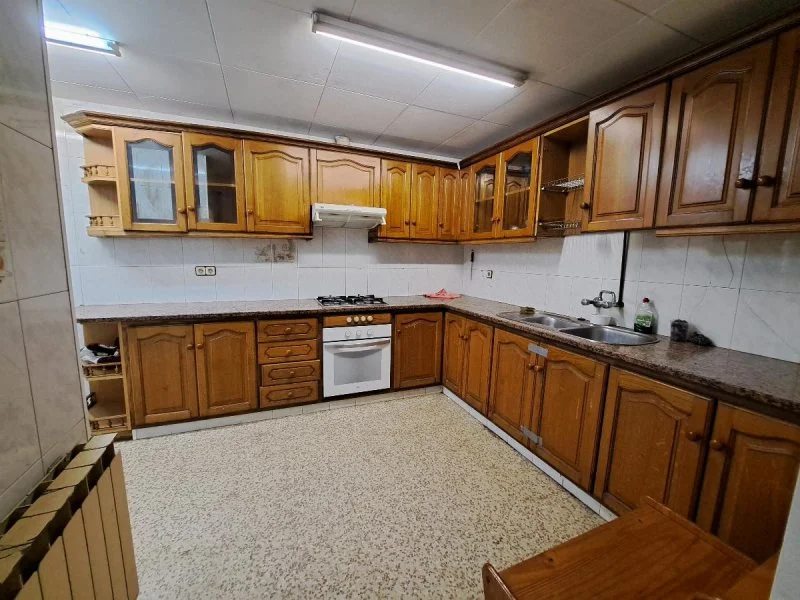 Casa pareada en Tordera, cuatro dormitorios