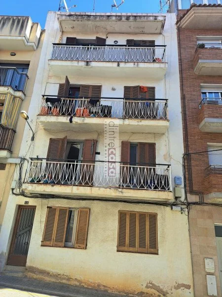 Edificio céntrico en Blanes con cuatro viviendas