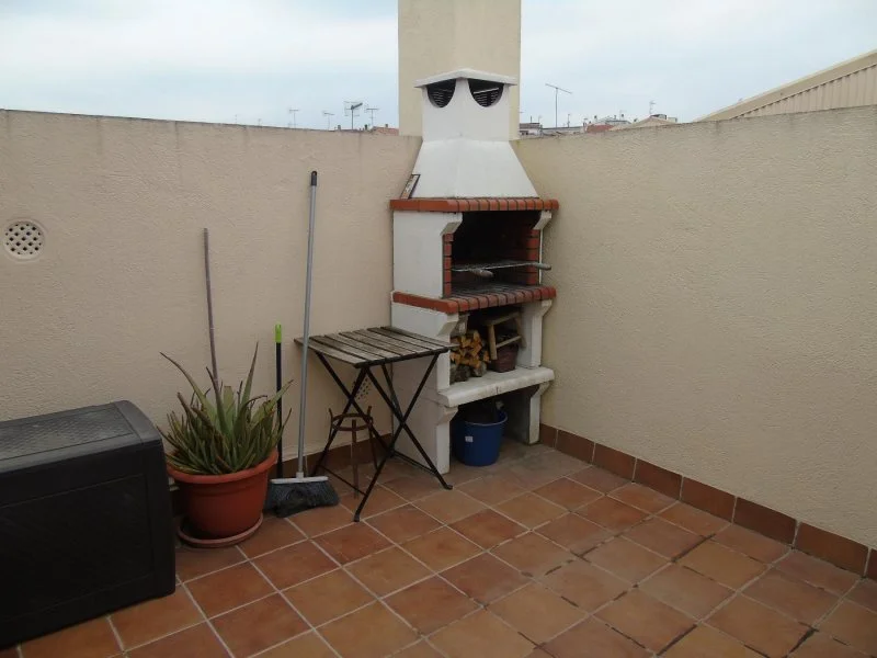 Central Tordera triplex with terrace