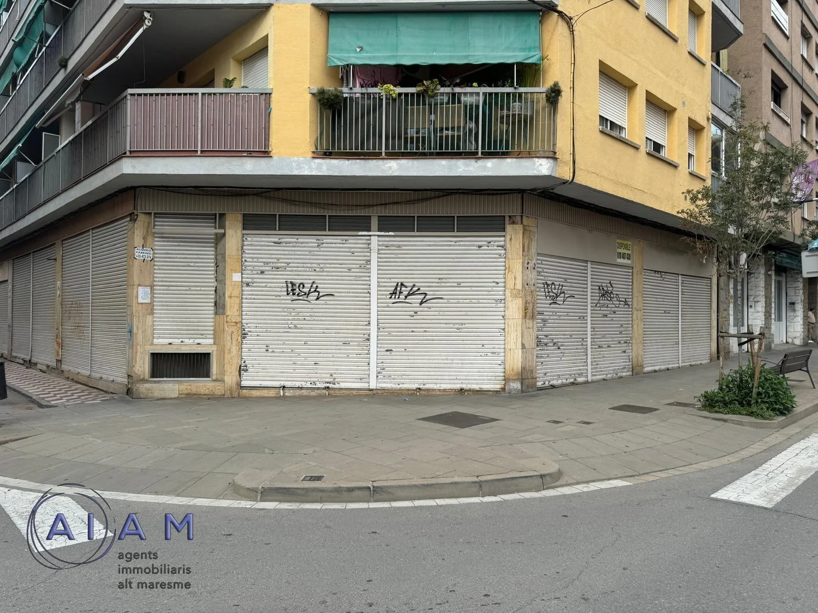 Large Poblenou commercial premises, 393 m²