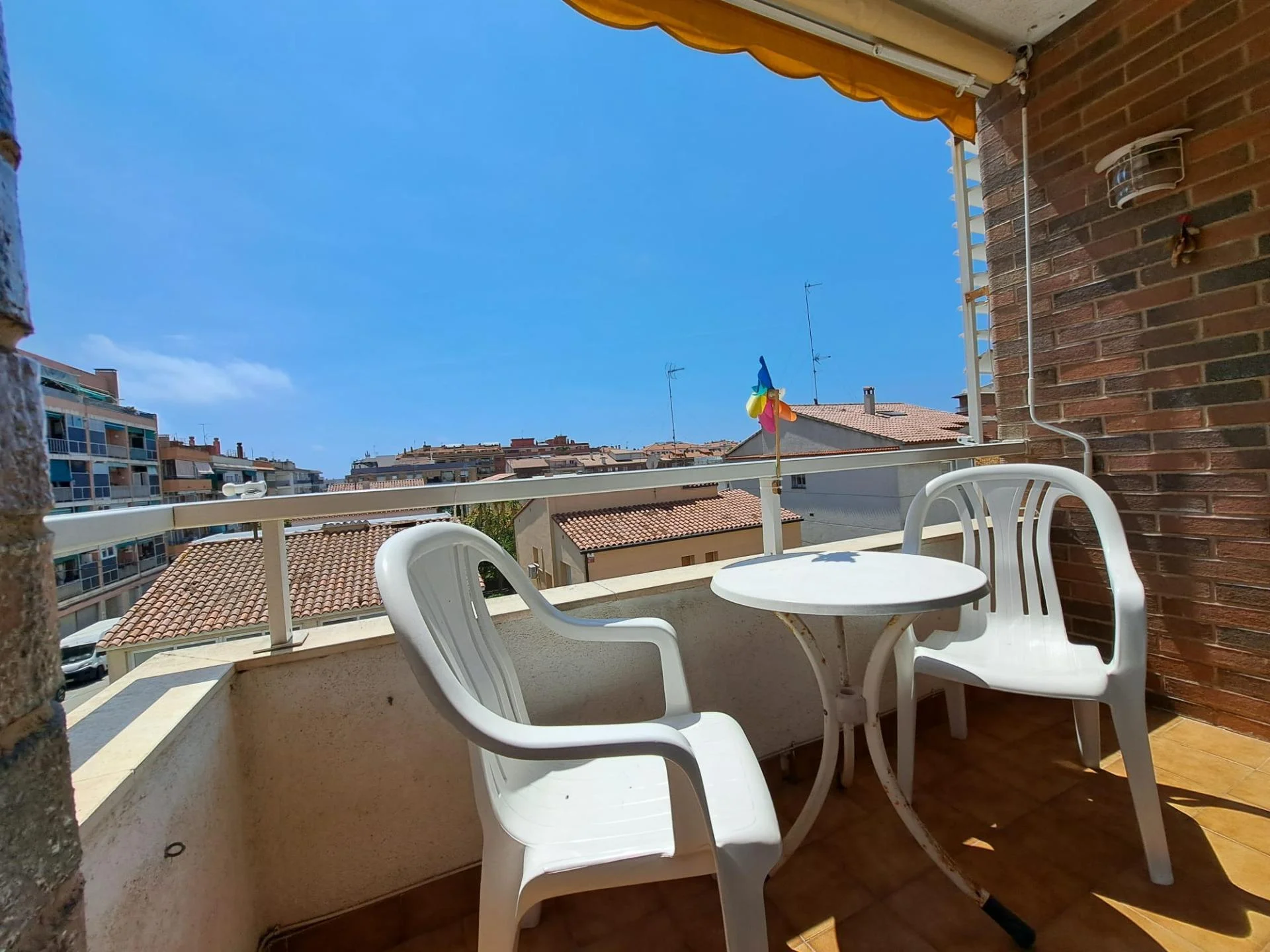 Good-condition Pineda flat, 3 bedrooms