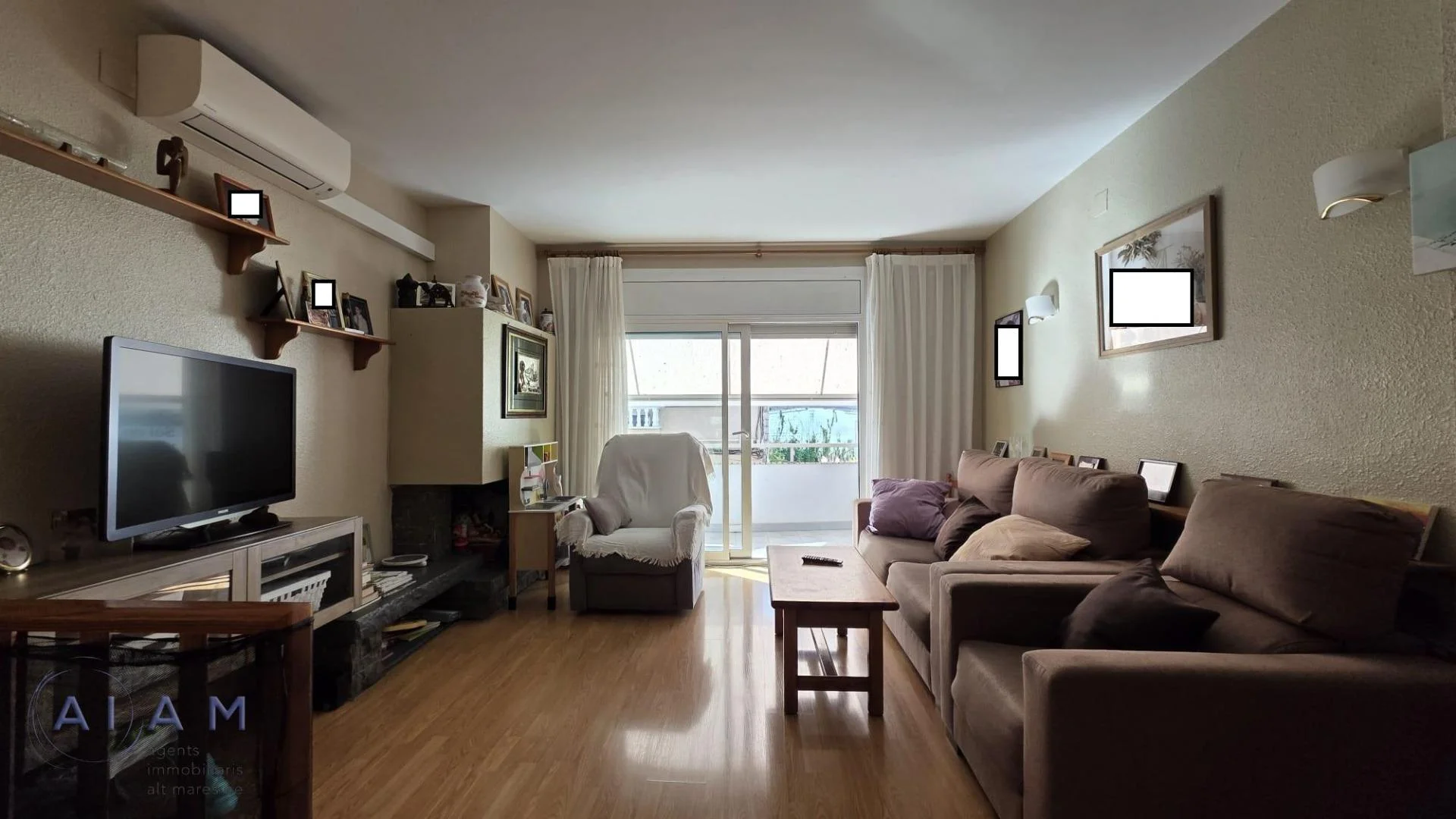 Central Tordera townhouse with garage