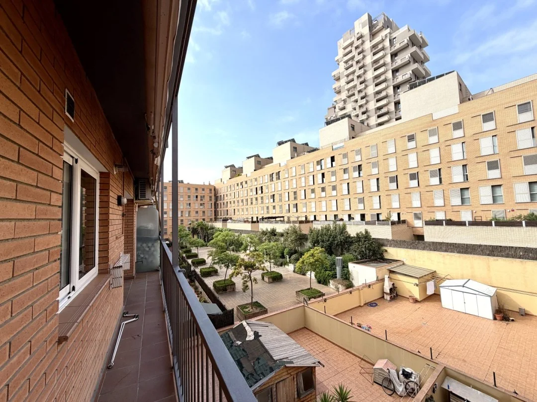 Bright Mataró flat near beach