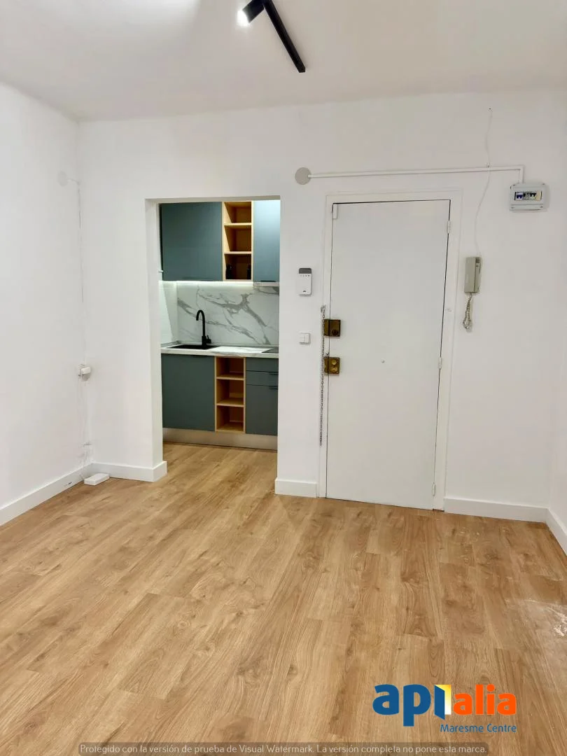 Central Pineda flat near beach