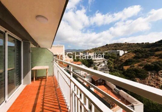Piso reformado en Montgat con vistas al mar