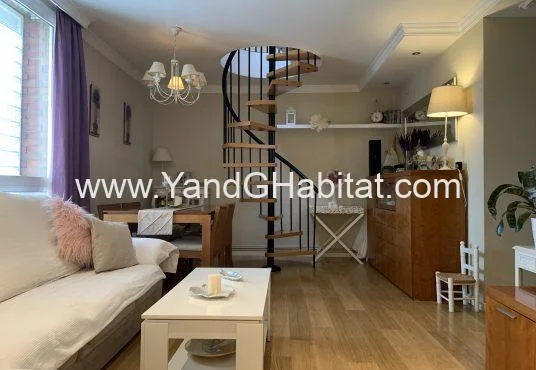 Well-kept Badalona duplex, four bedrooms