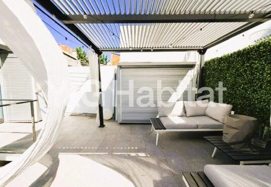 Renovated duplex with 100 m² terraces