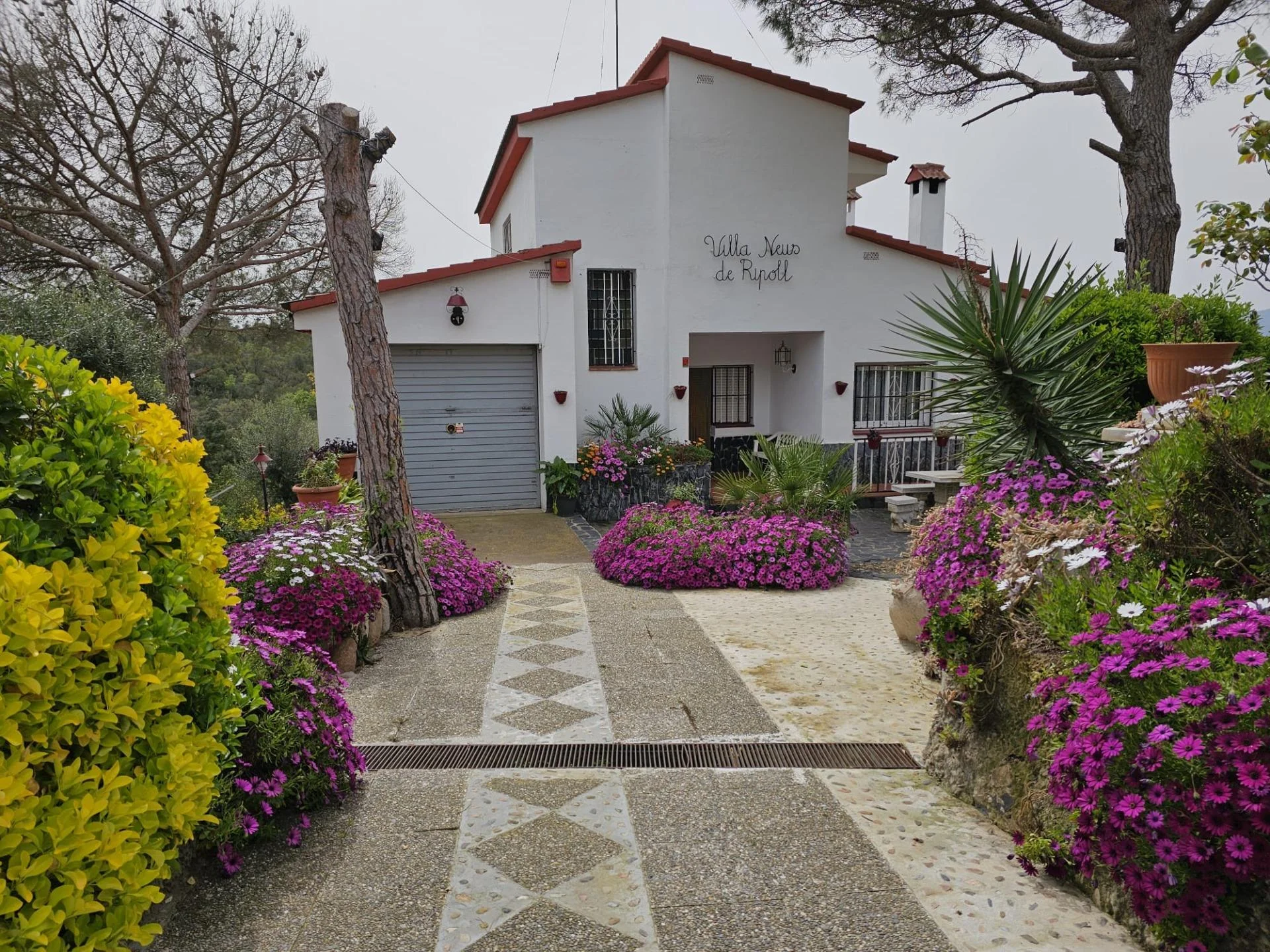 Casa espaciosa con piscina privada