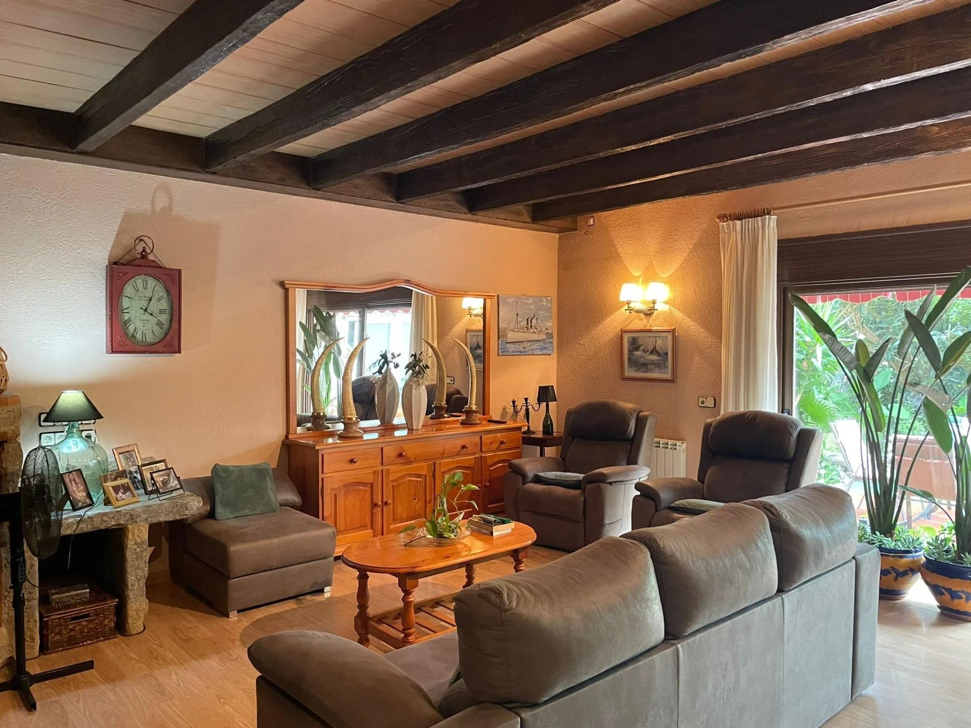 Adosado con vistas y parcela de 2.000 m²