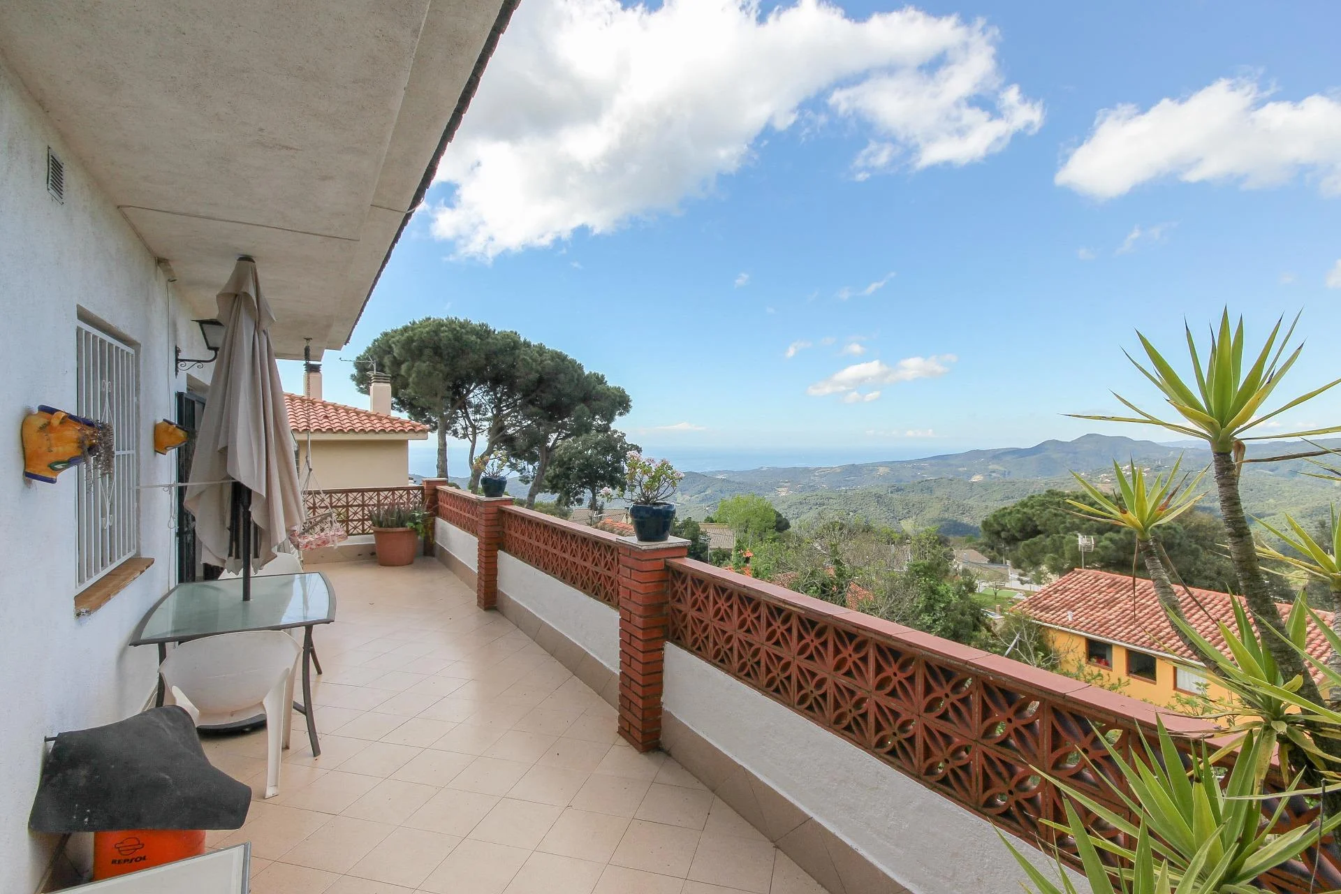 Casa de cuatro habitaciones con vistas al mar