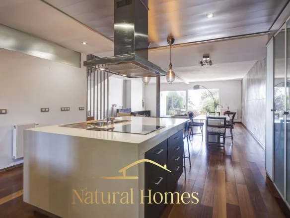 Sea-view townhouse near beach, 3 bedrooms
