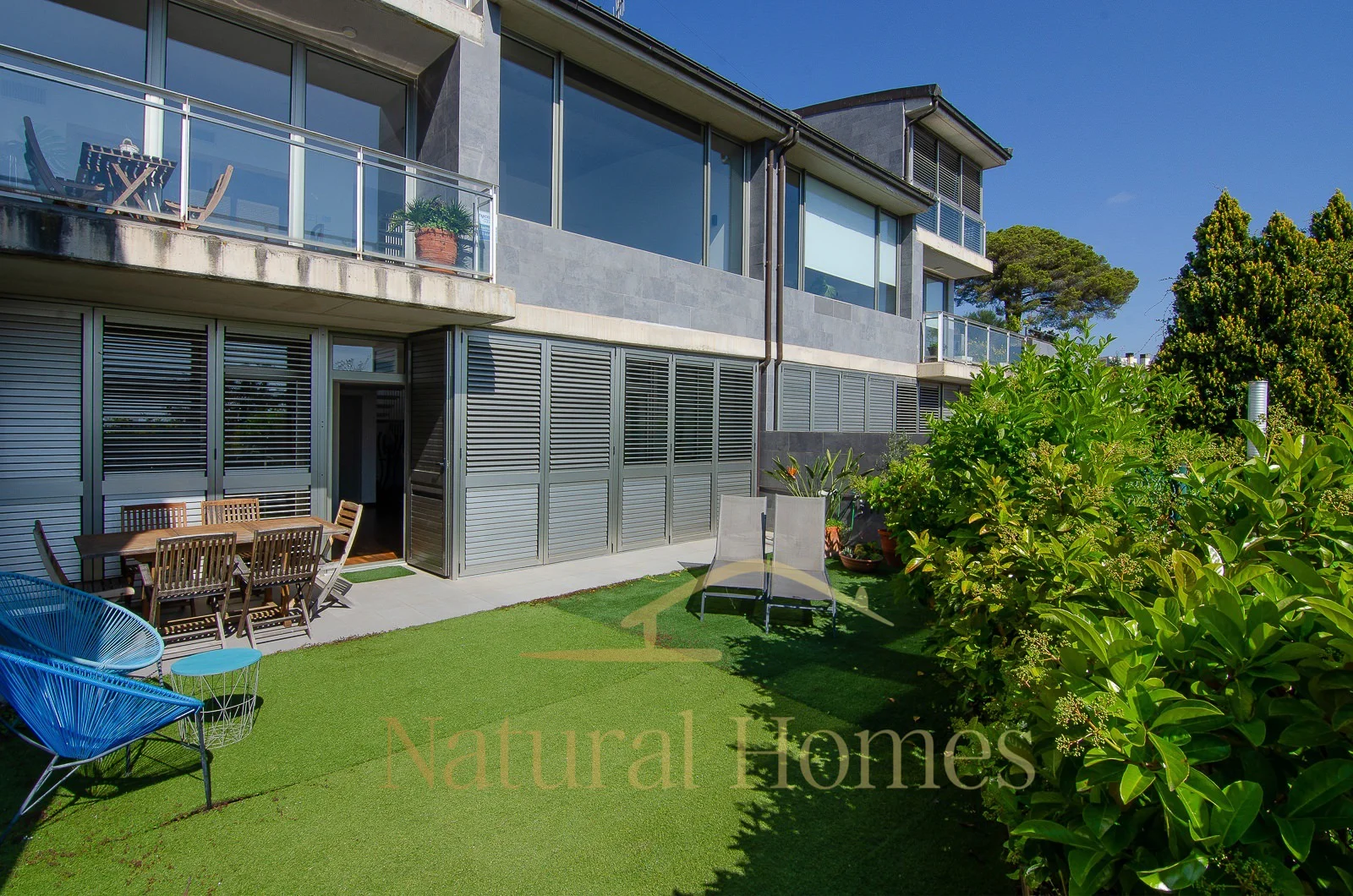 Adosada con vistas al mar y jardín privado