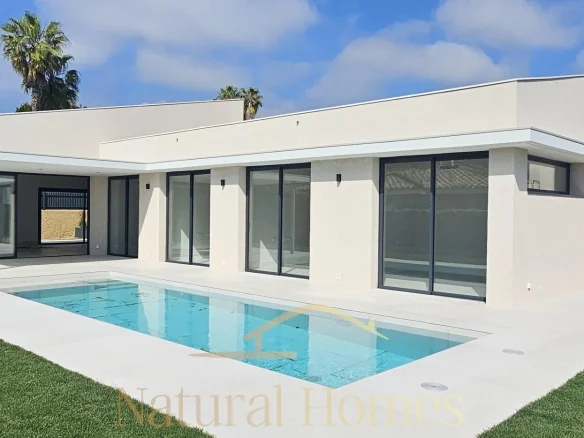 Villa nueva con piscina privada y 4 dormitorios