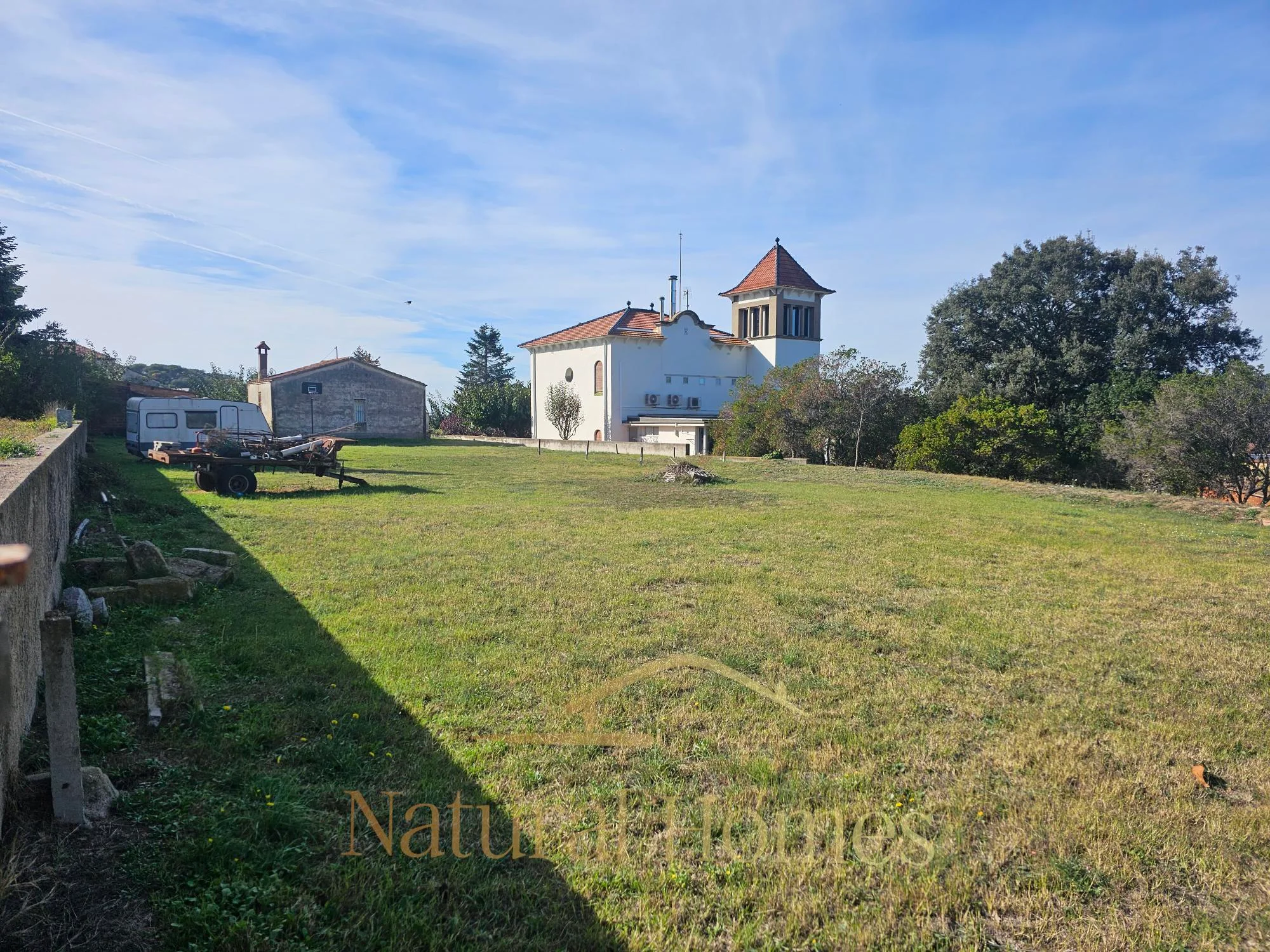 Terreno residencial llano de 2.100 m²