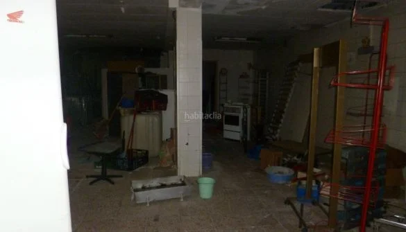 Local comercial en planta baja, 236 m²
