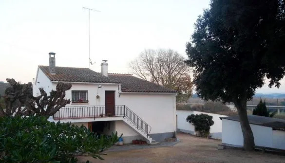 Finca rústica con parcela de 40.000 m²