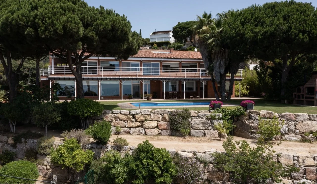 Sea-view triplex house, 6 bedrooms