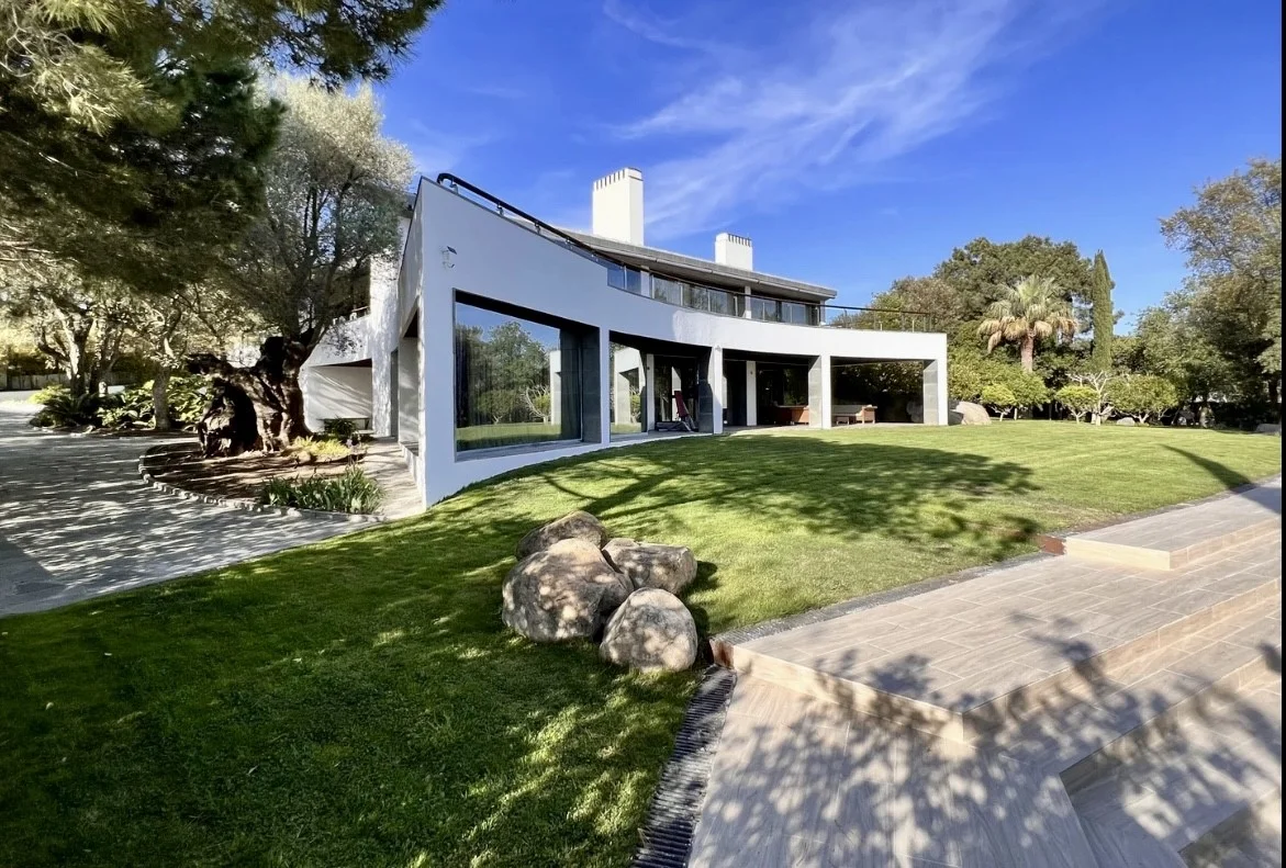 Luxury villa with panoramic sea views