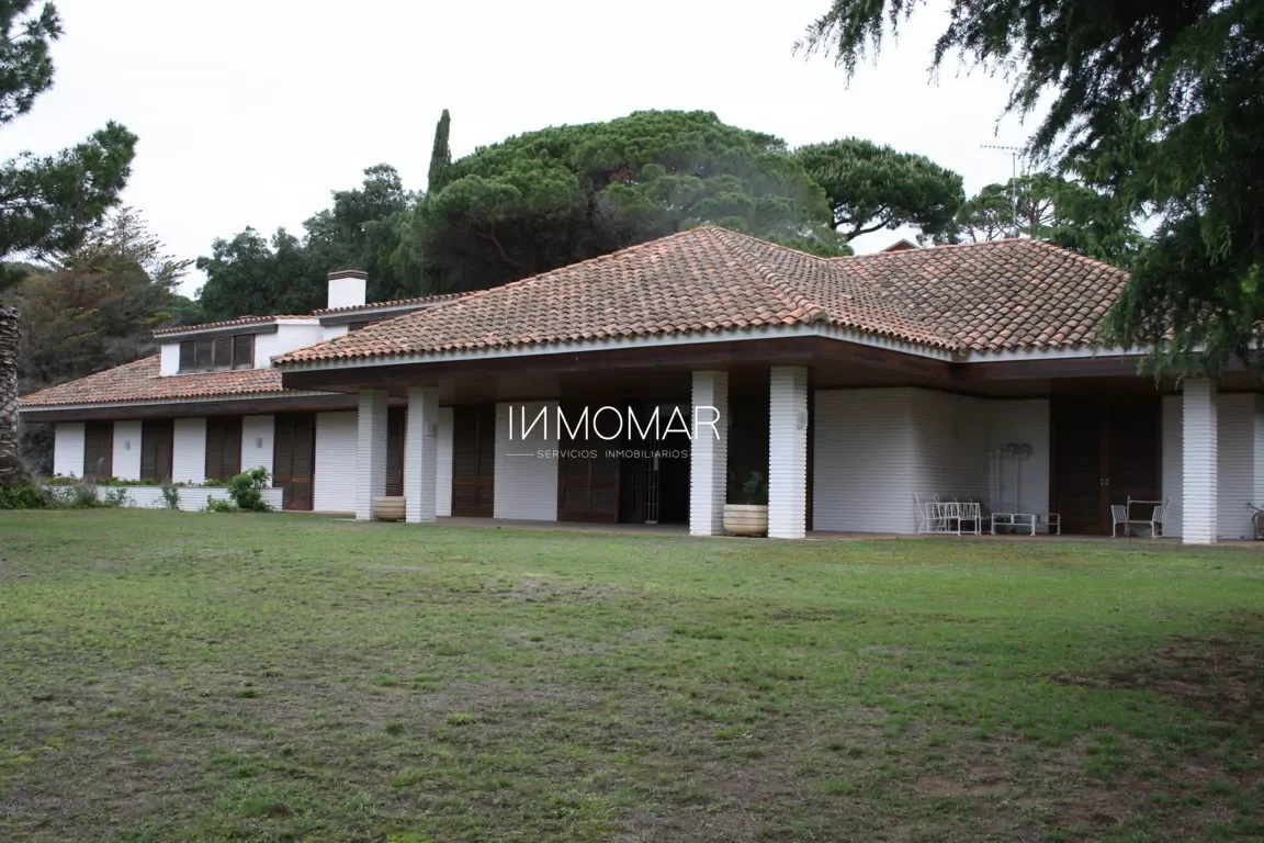 Gran finca en Llavaneres con piscina