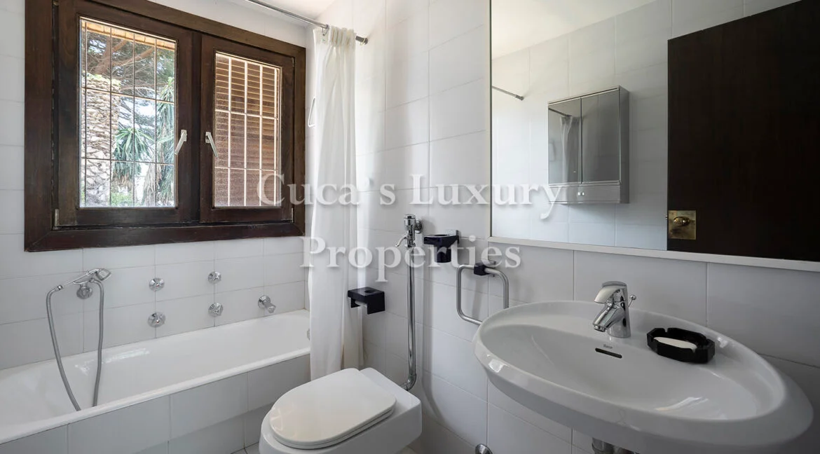 Large Llavaneres villa with pool
