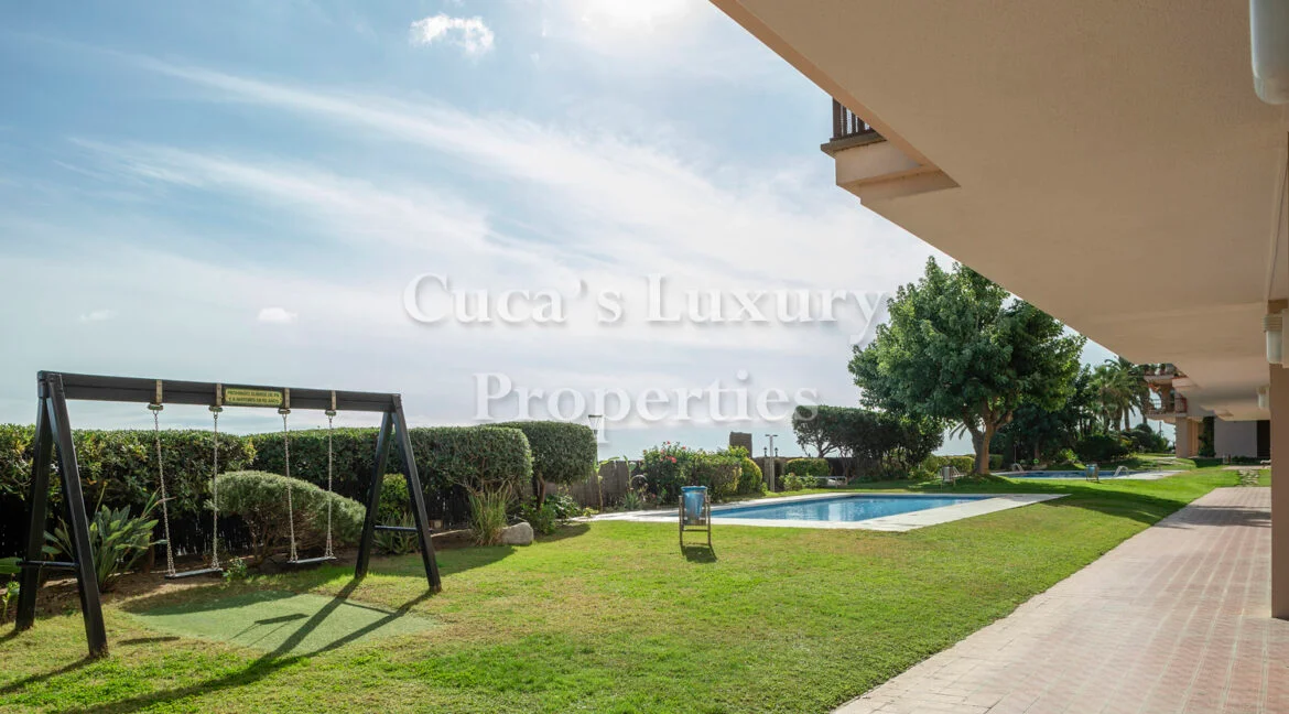 Sea-facing renovated apartment, 3 bedrooms