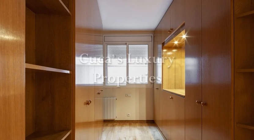 Piso céntrico de tres dormitorios con terraza